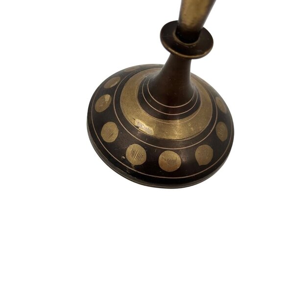 VINTAGE BRASS FLUTED RIM ETCHED FLORAL GRAPE DECOR PEDESTAL BASE INDIAN VASE - Picture 4 of 6